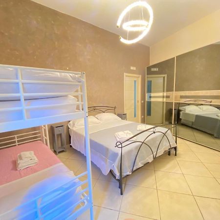 Casa Vacanze Paradise Кастелламмаре-ди-Стабия Экстерьер фото